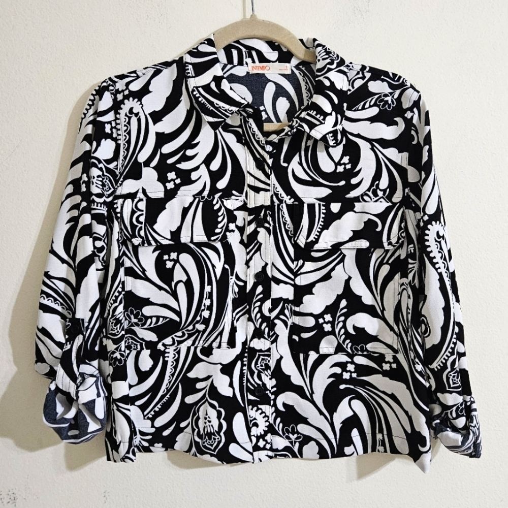 Intempo Cropped Button Front Top